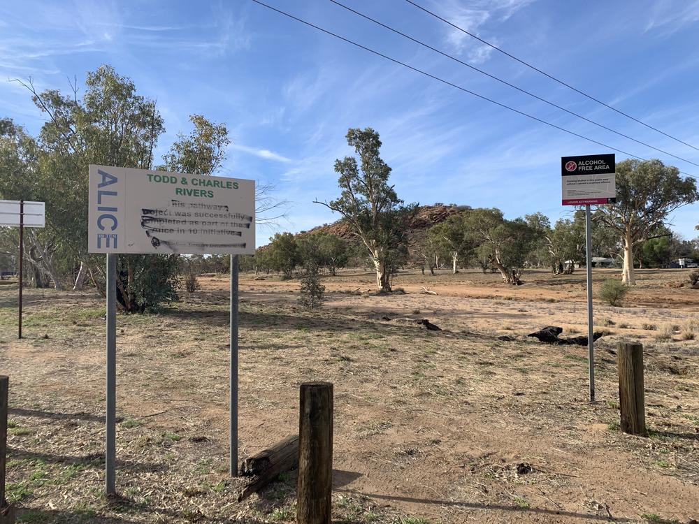 Alice Springs - In The Middle Of Nowhere