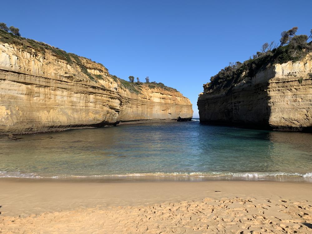 Melbourne - Meeting Twelve Apostles on the Great Ocean Road