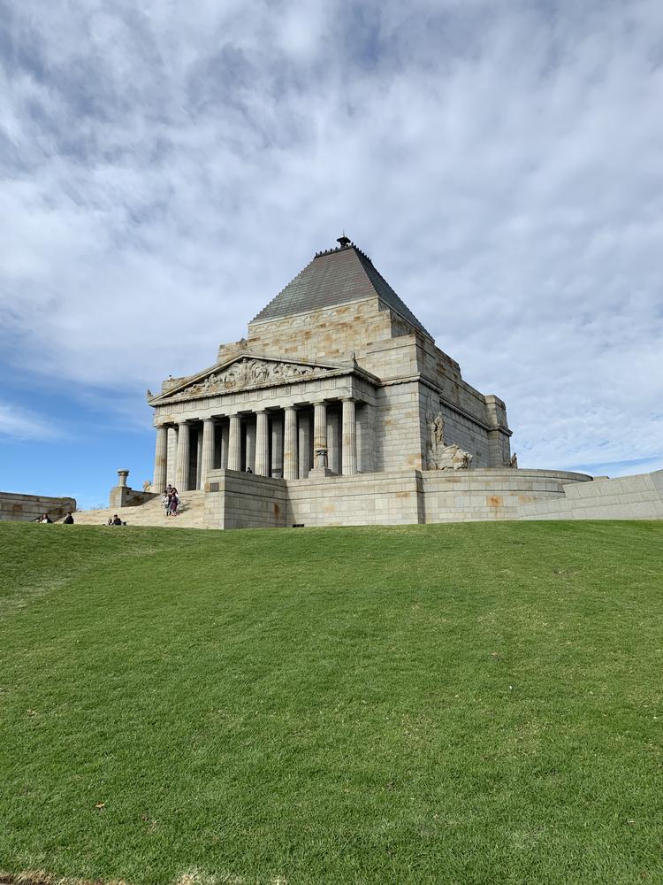 Melbourne - Meeting Twelve Apostles on the Great Ocean Road