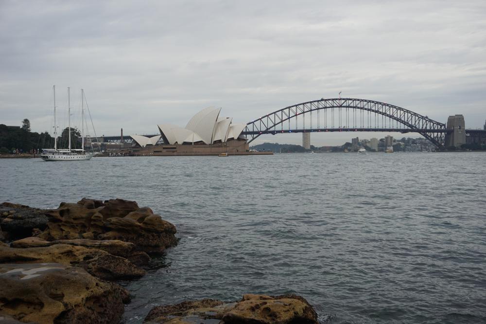 Sydney (I) - Ugly welcoming by a beautiful city