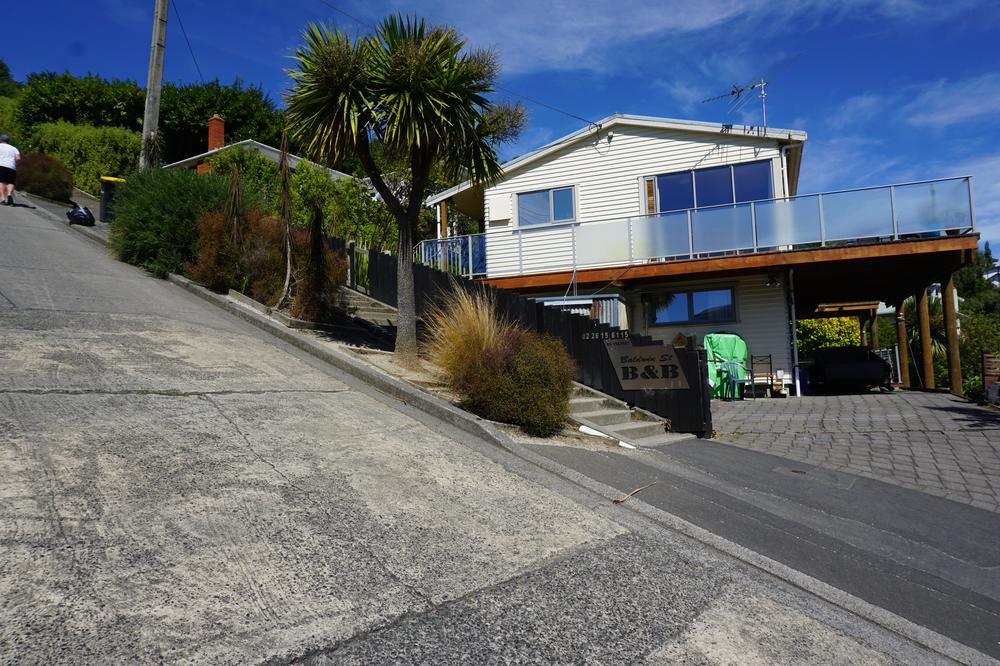 Dunedin - The steepest street in the world