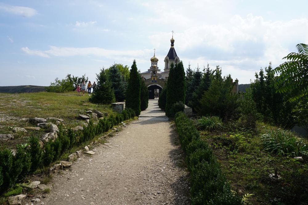 Orheiul Vechi - Peaceful nature & a cave monastery