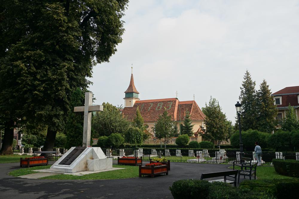 Brașov - Big city, old town and virgin forest