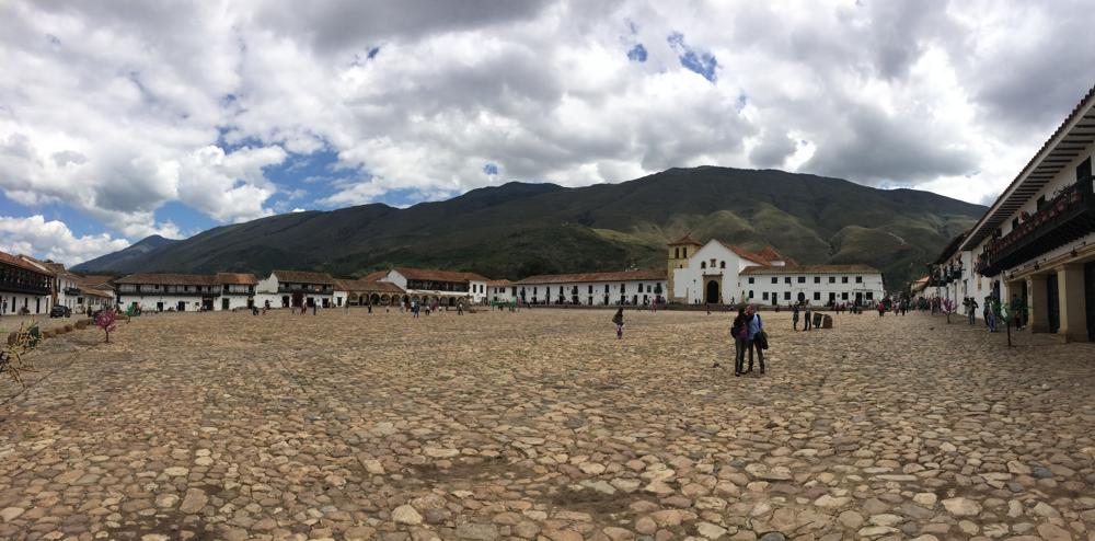 Christmas in Villa de Leyva with construction workers