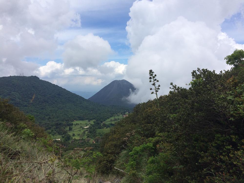 Santa Ana - Volcano ascent with the police