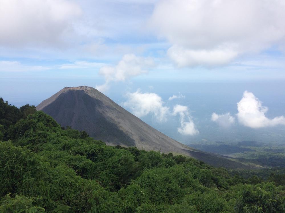 Santa Ana - Volcano ascent with the police