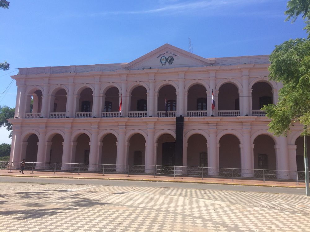 Asuncion - Rioters setting the Congress on fire!