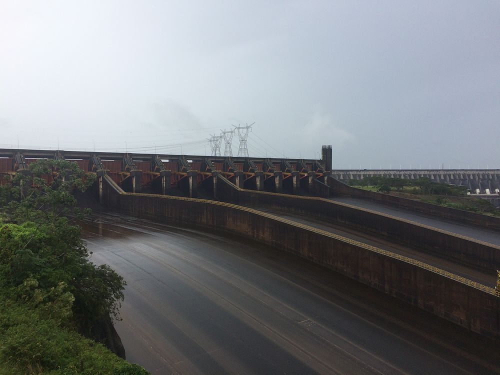 Ciudad del Este - Cheap electronics & a gigantic dam