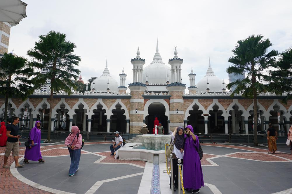 Kuala Lumpur - A city of contrasts and many cultures