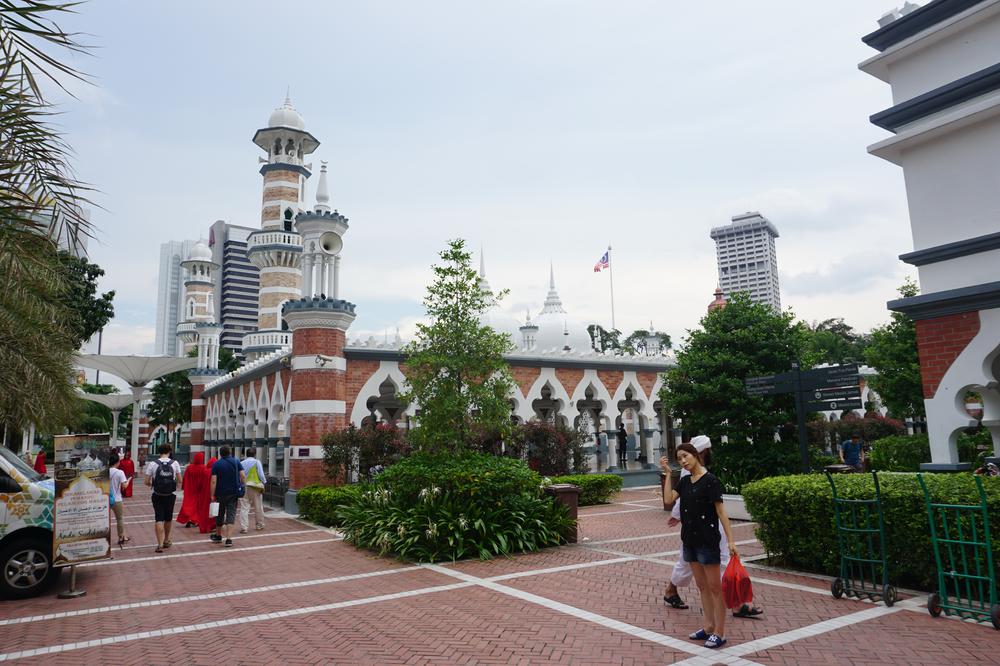 Kuala Lumpur - A city of contrasts and many cultures