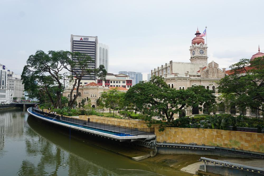 Kuala Lumpur - A city of contrasts and many cultures