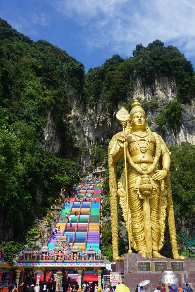 Kuala Lumpur - A city of contrasts and many cultures