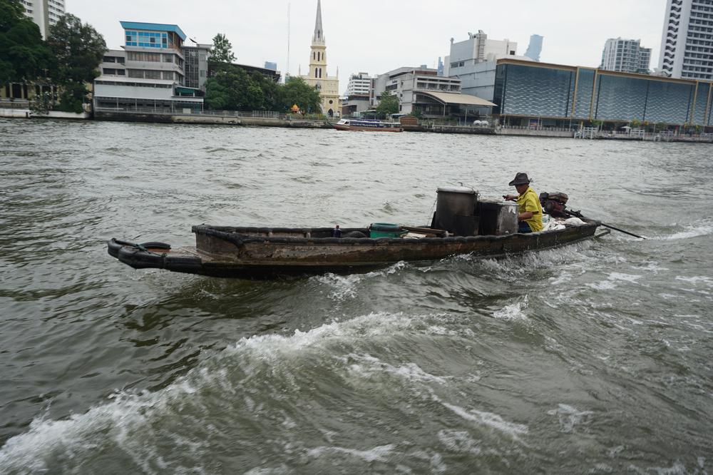 Bangkok (II) - Buddhist temples & Adult entertainment