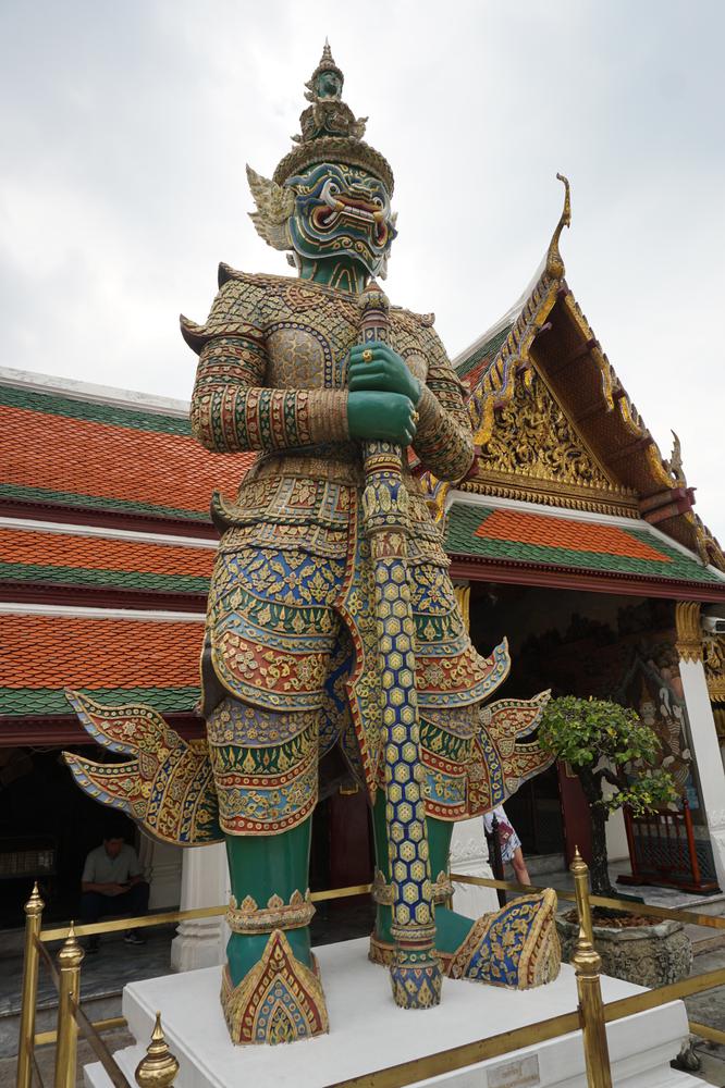 Bangkok (II) - Buddhist temples & Adult entertainment