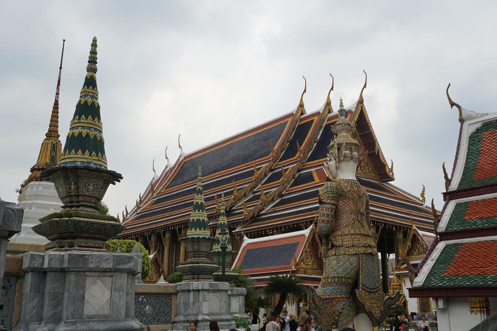 Bangkok (II) - Buddhist temples & Adult entertainment