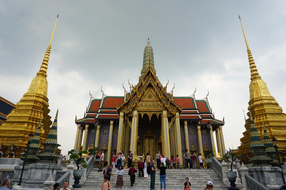 Bangkok (II) - Buddhist temples & Adult entertainment