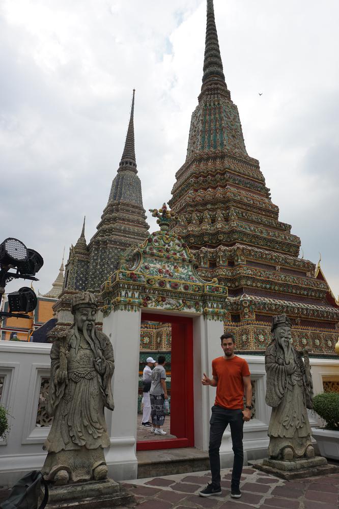 Bangkok (II) - Buddhist temples & Adult entertainment