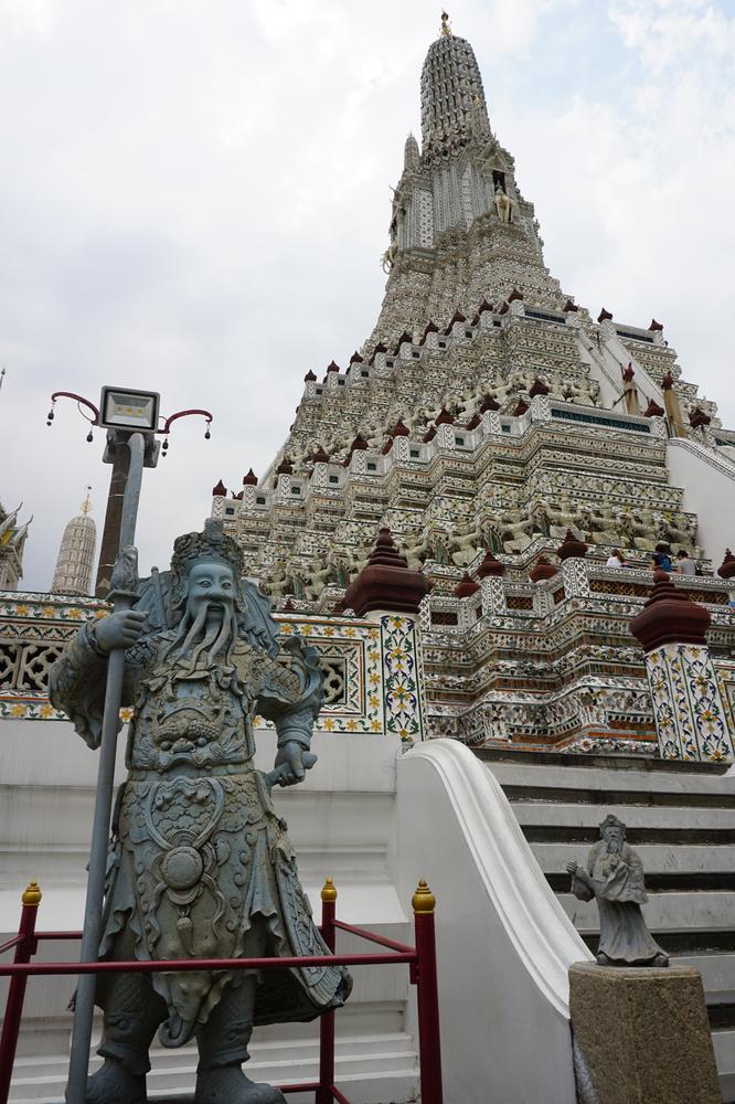 Bangkok (II) - Buddhist temples & Adult entertainment