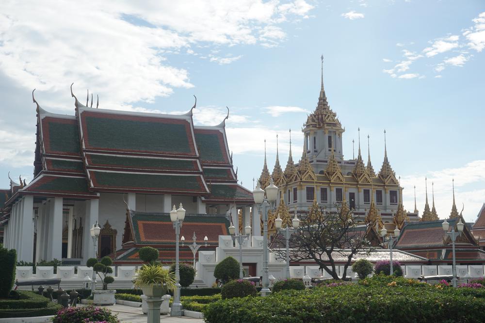 Bangkok (II) - Buddhist temples & Adult entertainment