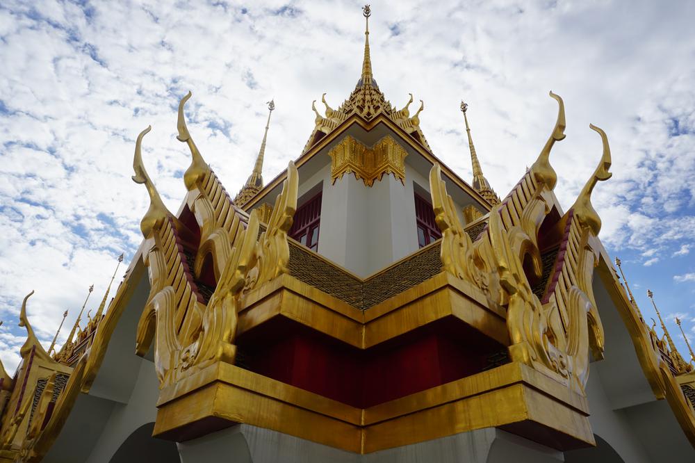 Bangkok (II) - Buddhist temples & Adult entertainment