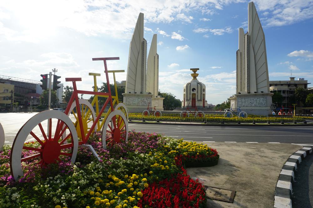 Bangkok (II) - Buddhist temples & Adult entertainment